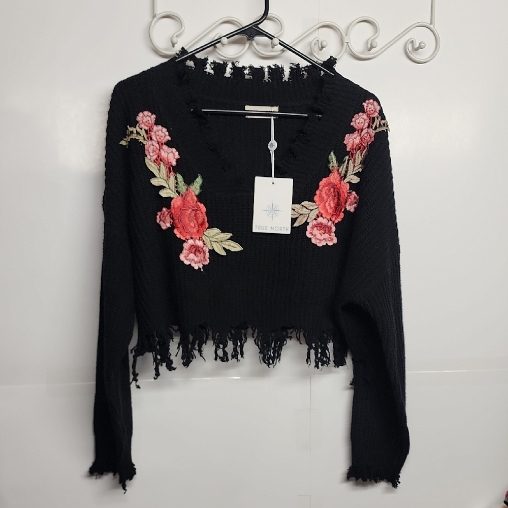 True North Black Cropped Sweater with Floral Embroidery Boho Hippie Beautiful